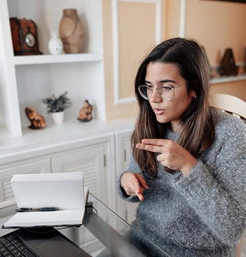 Sign language conversation online